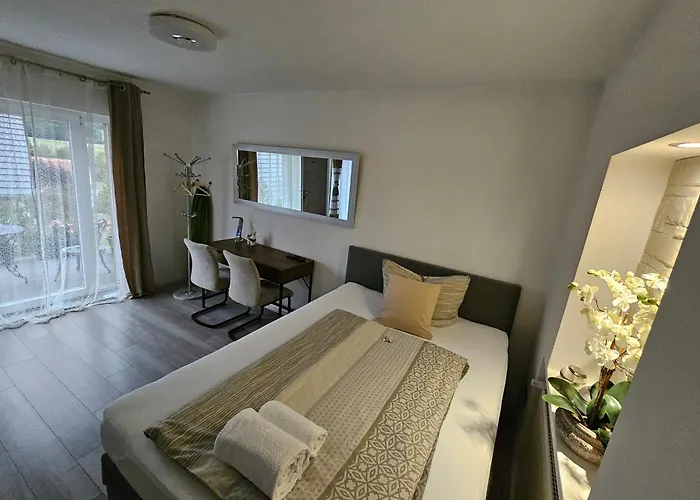 Sunny Room 2